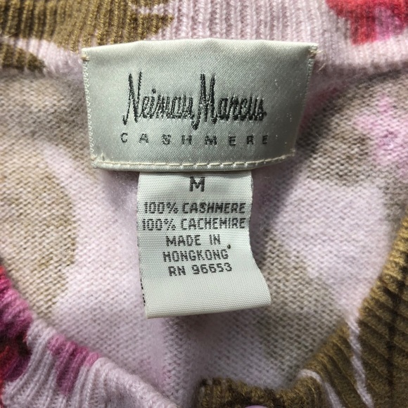 Neiman Marcus / cashmere floral beaded cardigan - Picture 2 of 6